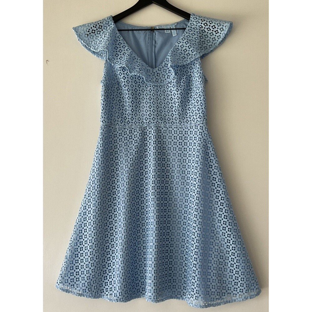 Draper James Lattice Ruffle Dress Size 6 Eyelet Lace Preppy Resort Minimalist